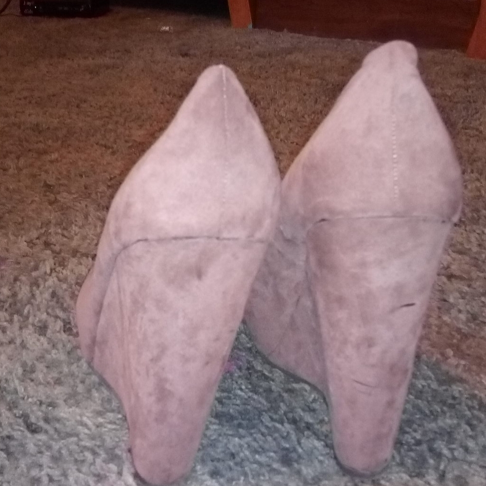 Heels - Picture 4 of 4